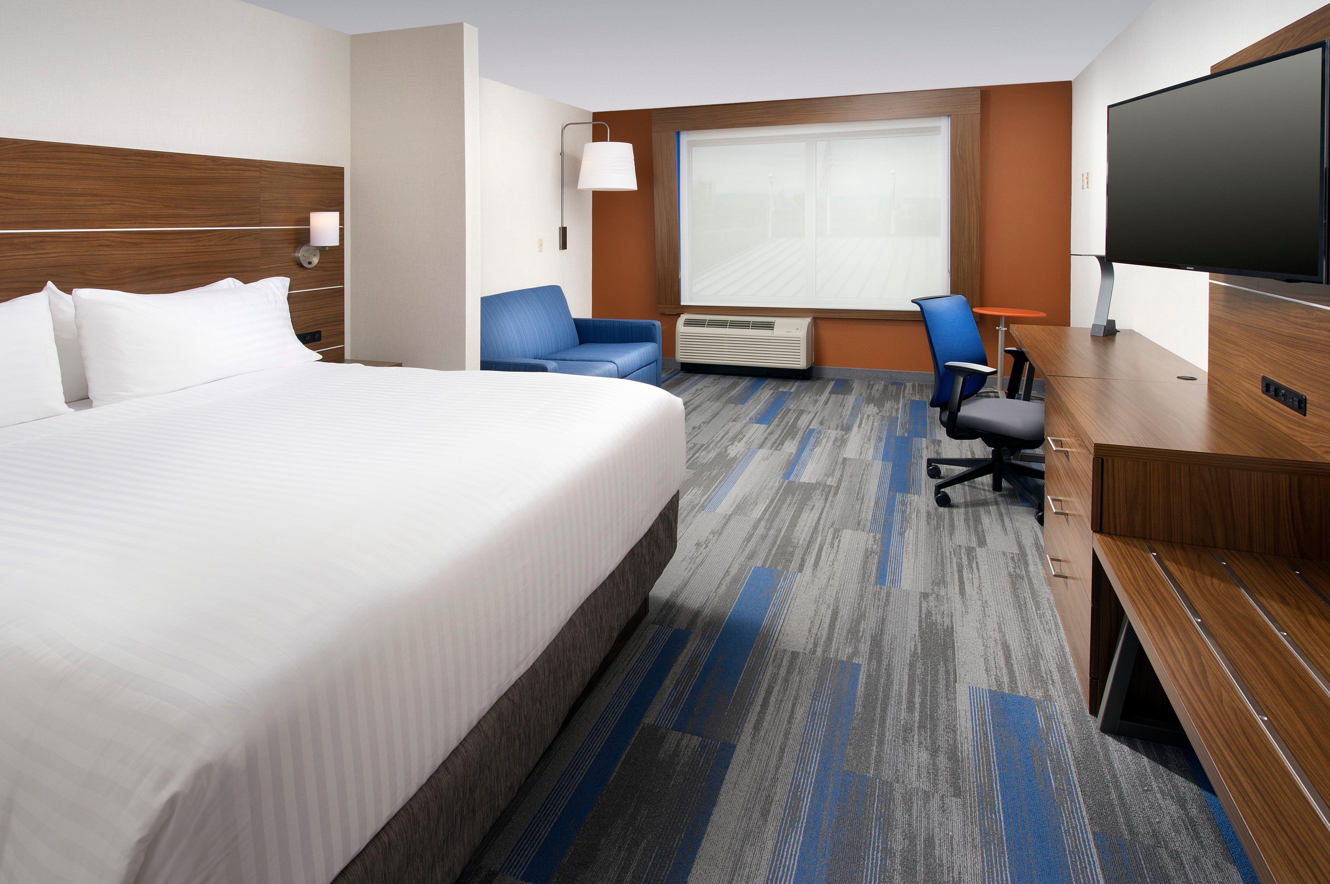 Holiday Inn Express & Suites By Ihg Altoona By Ihg Exterior photo
